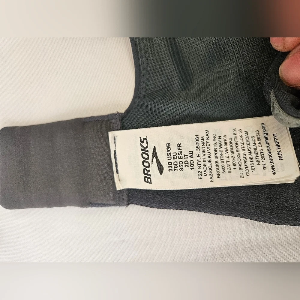 Brooks- Women's Black Sports Bra Sz 32D - Picture 11 of 12